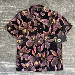 Volcom Boy’s Aloha Shirt size Medium NWT